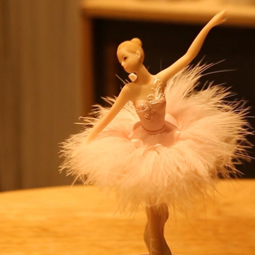 Snow Globe Musical - Ballerina Music Box Dancing Girl Swan